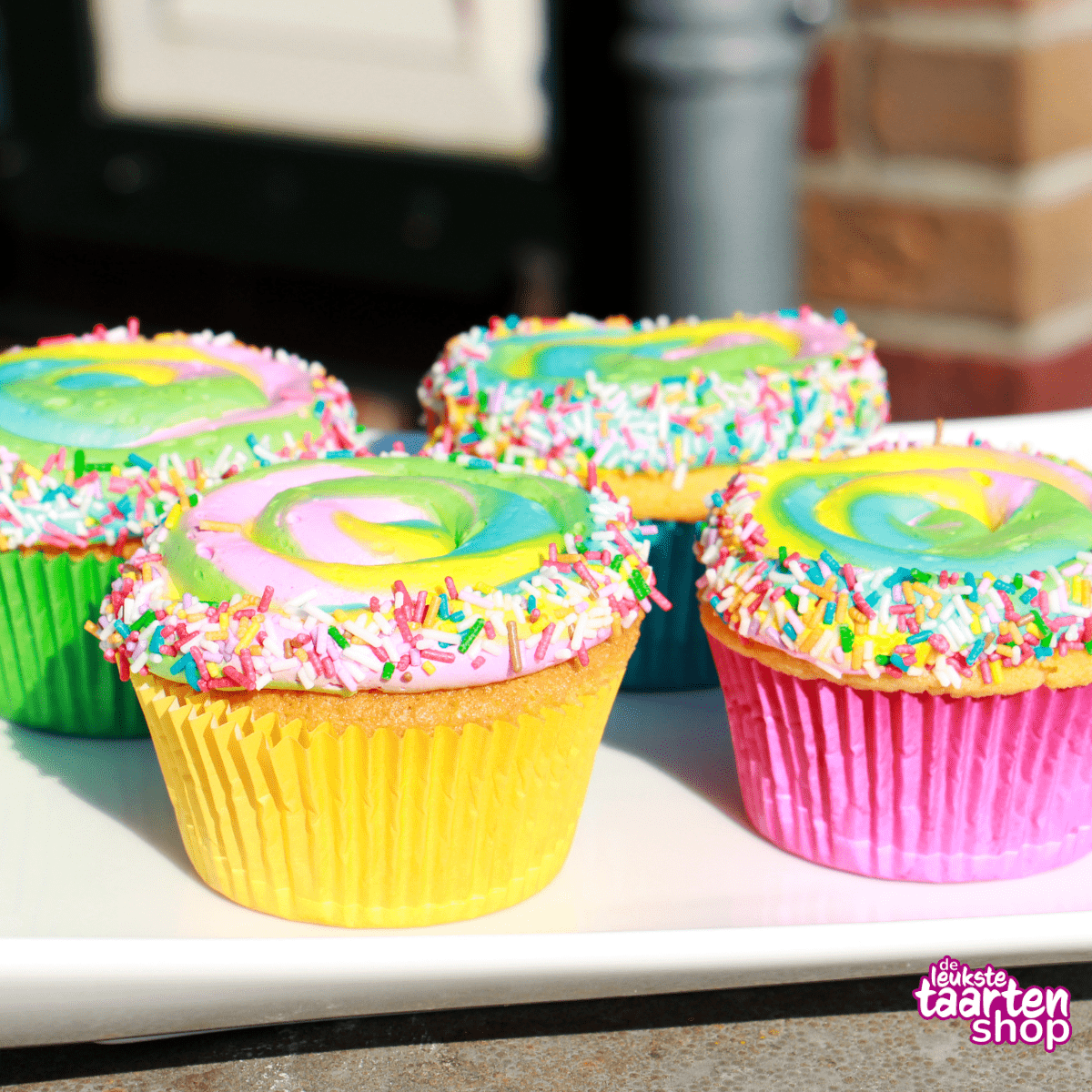 Coloured Cupcakes with a nice edge