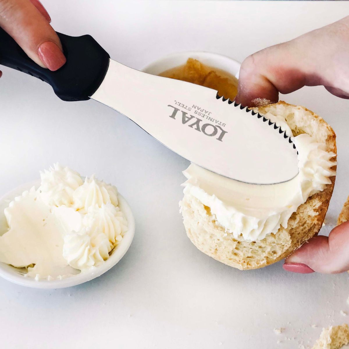 LOYAL 2 in 1 Butter Knife and Spatula 9cm