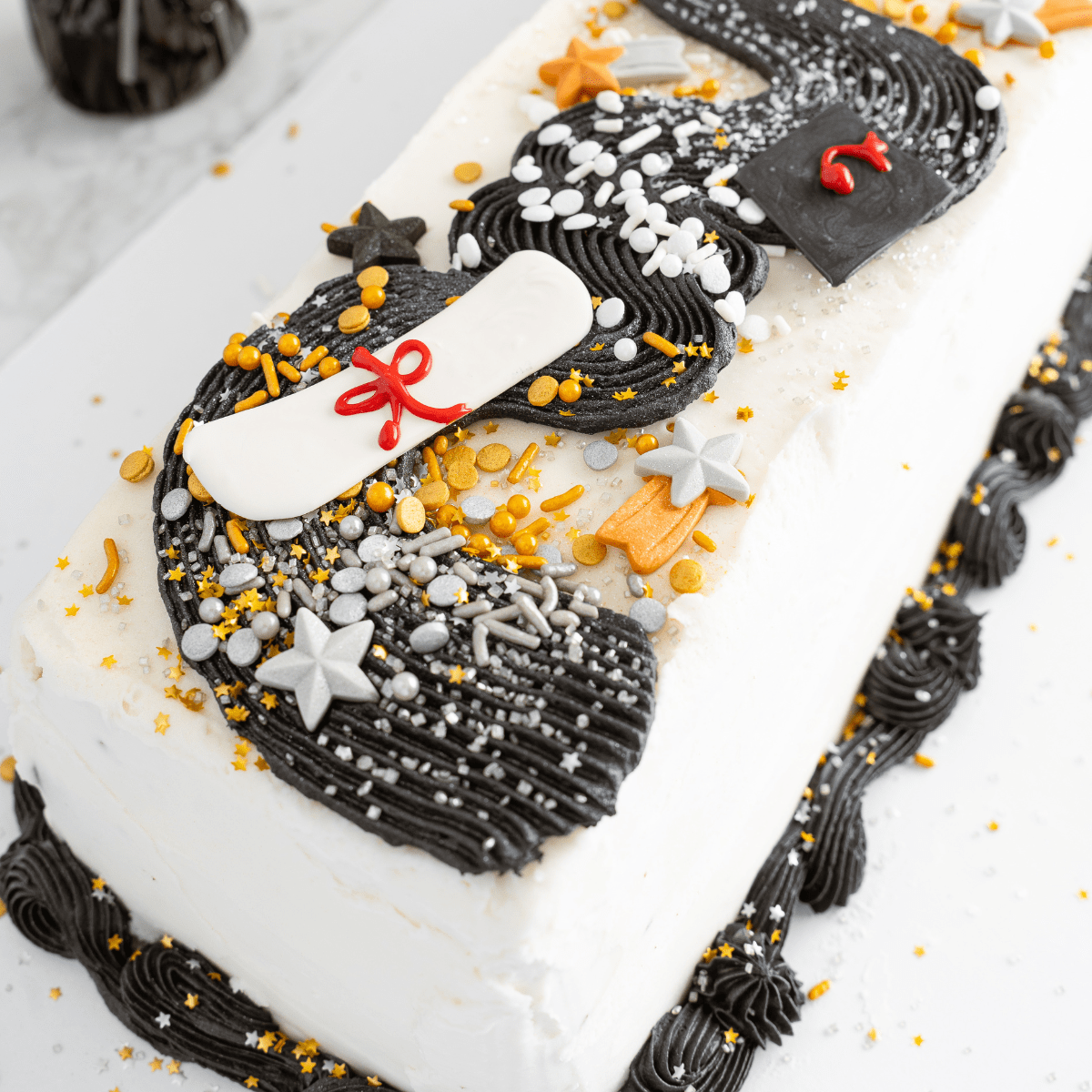 Graduation Centerpiece Cake