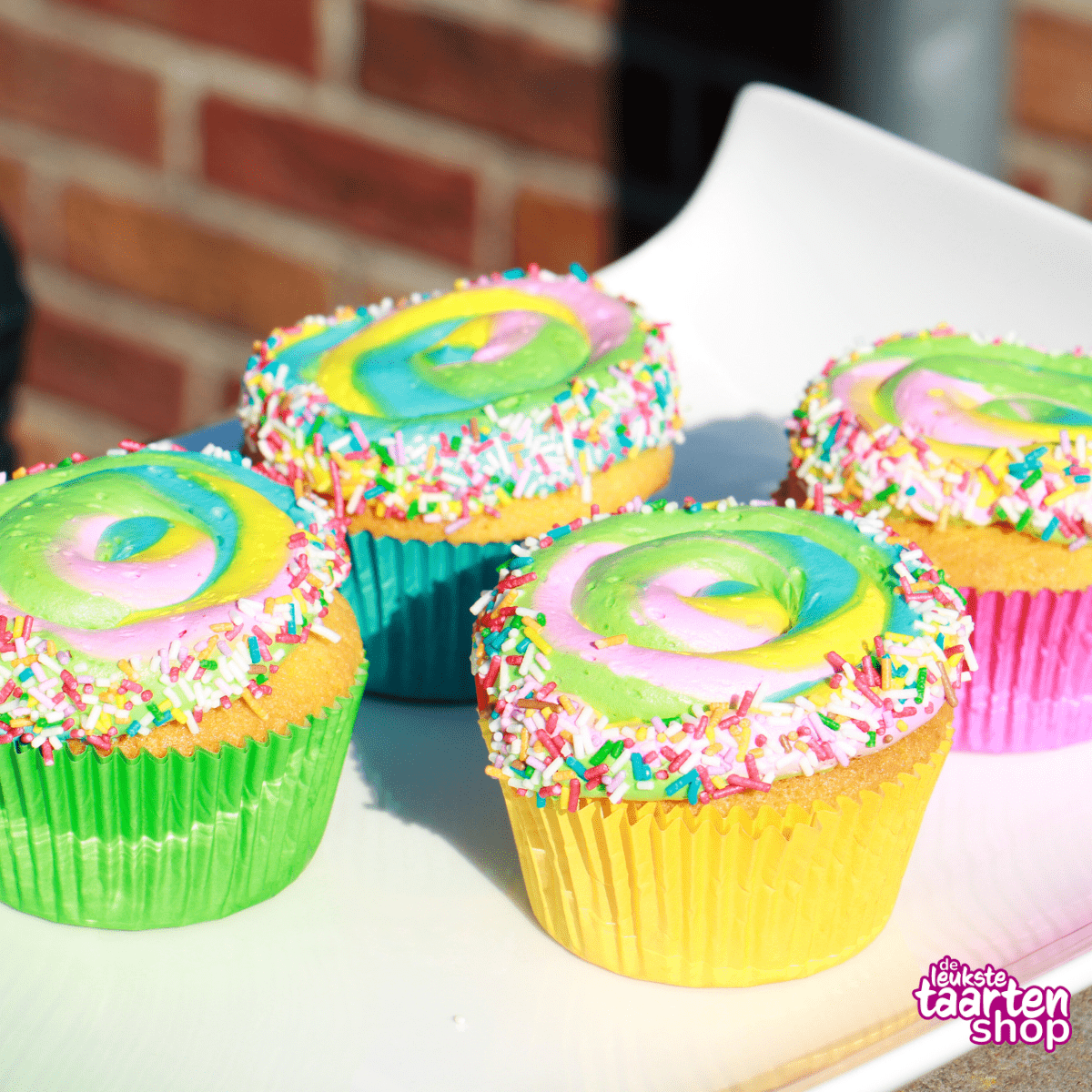 Coloured Cupcakes with a nice edge