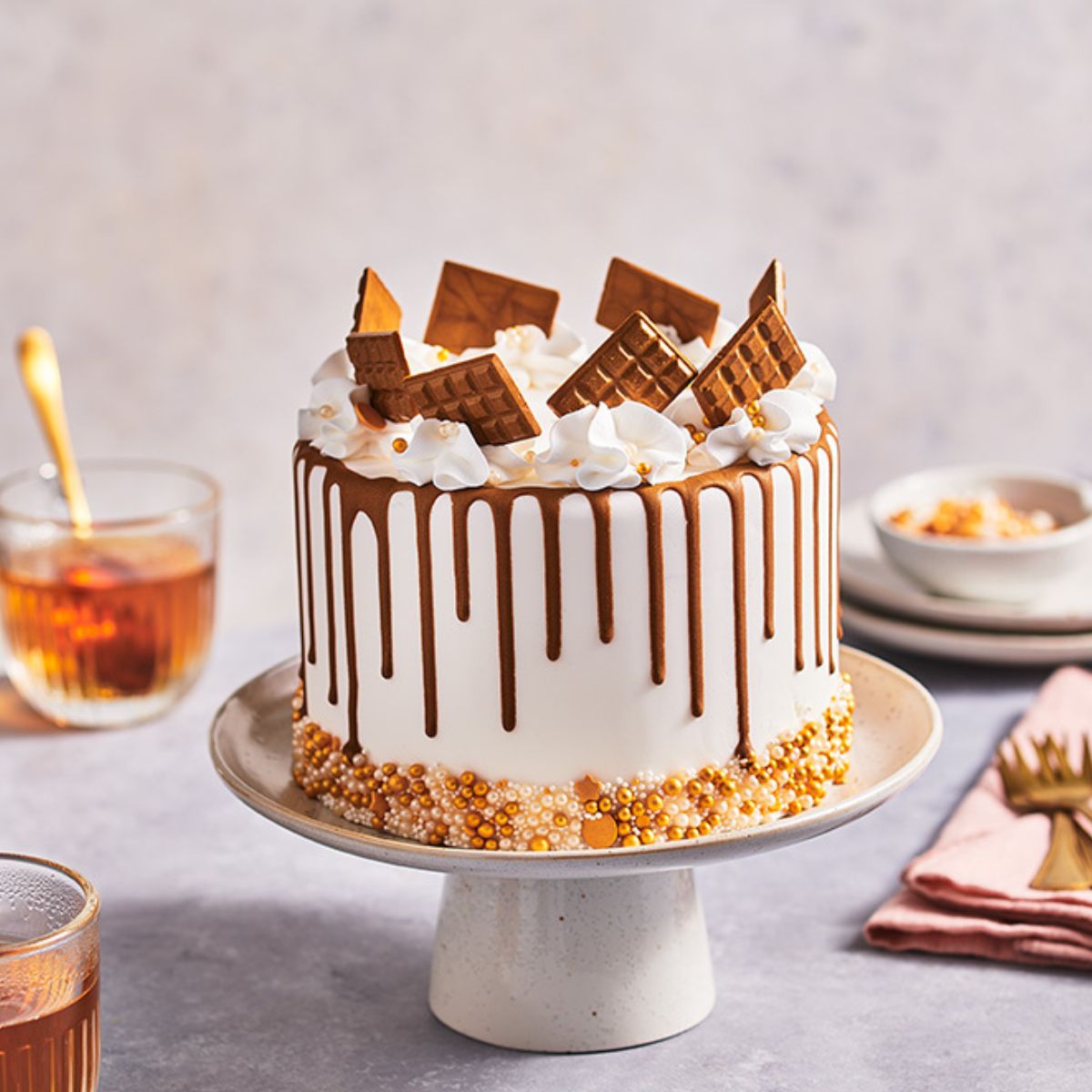 FunCakes Cake Drip Dark Gold 180 g