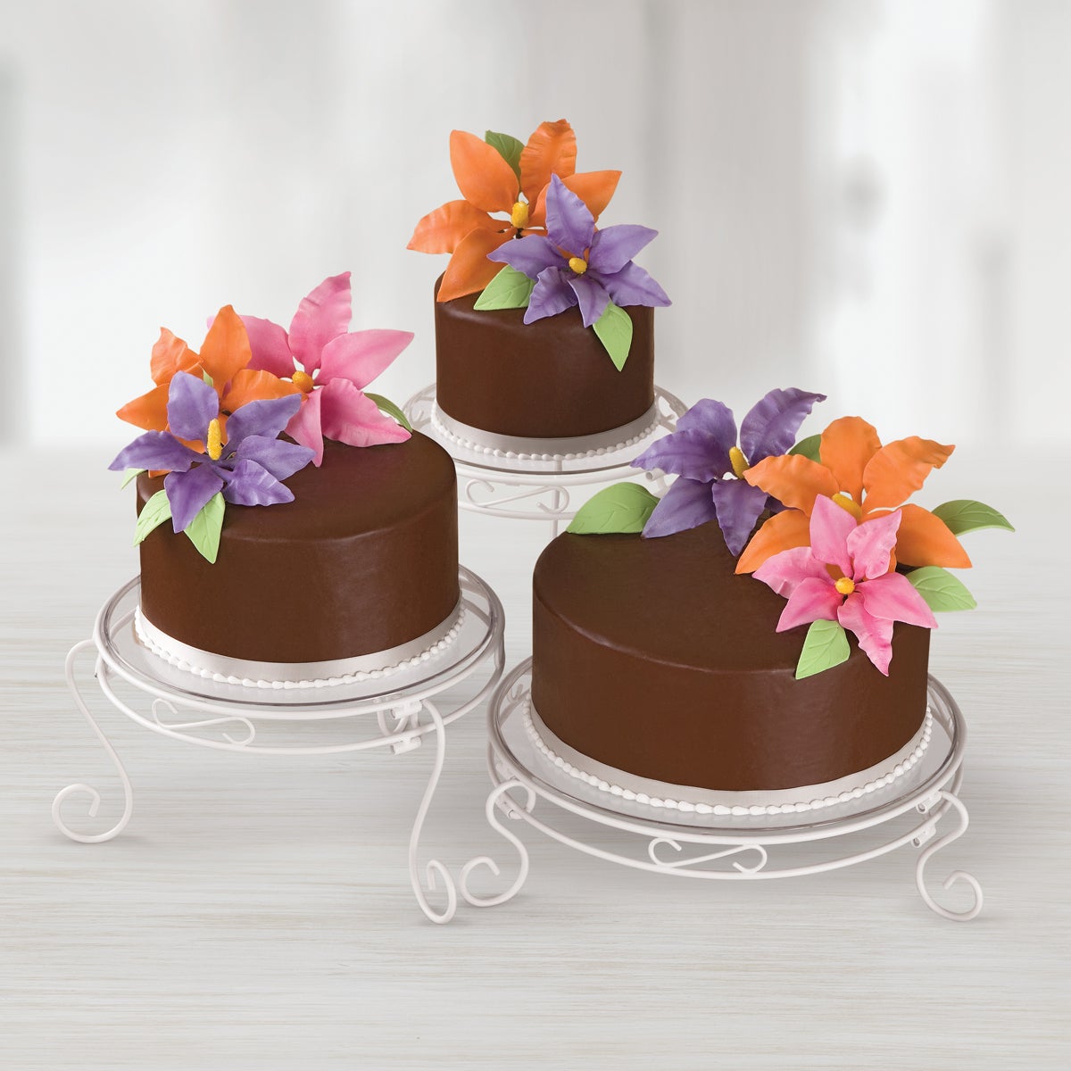 Wilton Cakes and Treats Display Set
