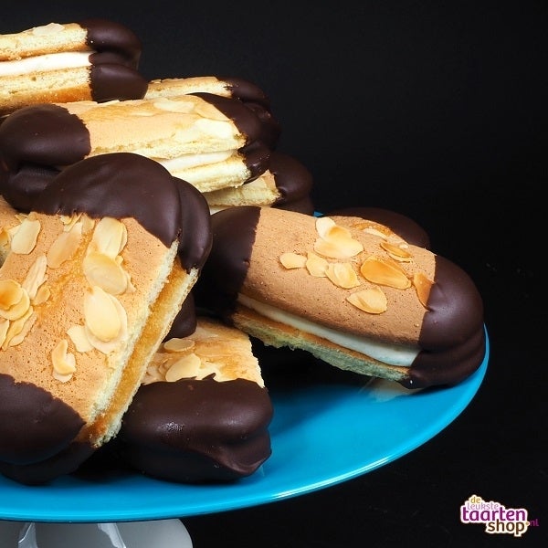 Dutch cookies: Bokkepootjes