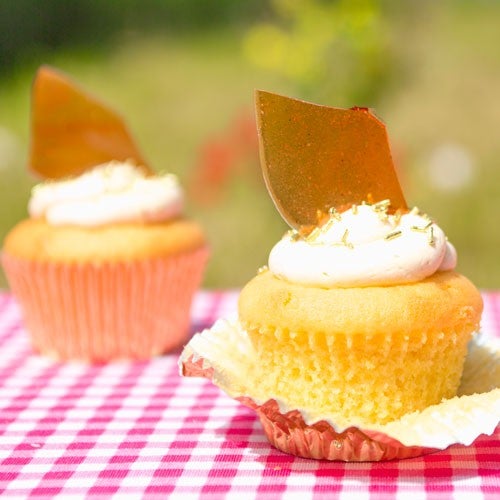 Caramel crème brûlee cupcakes