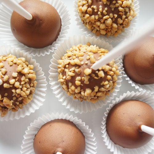Cake pops with nougatine