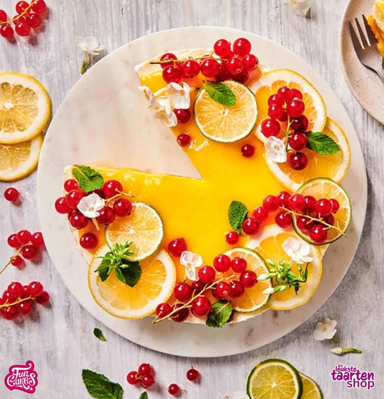 Lemon cake with fruit