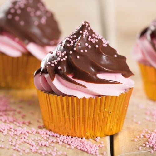 Chocolate dip cupcakes