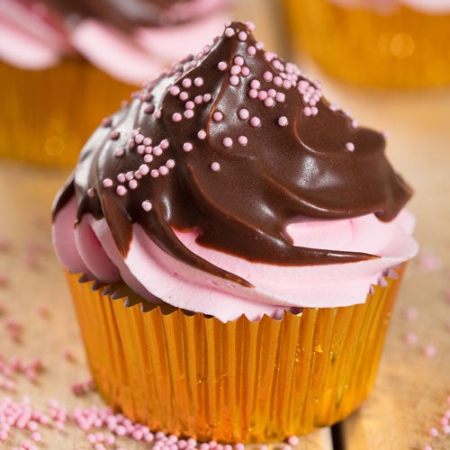 Chocolate dip cupcakes