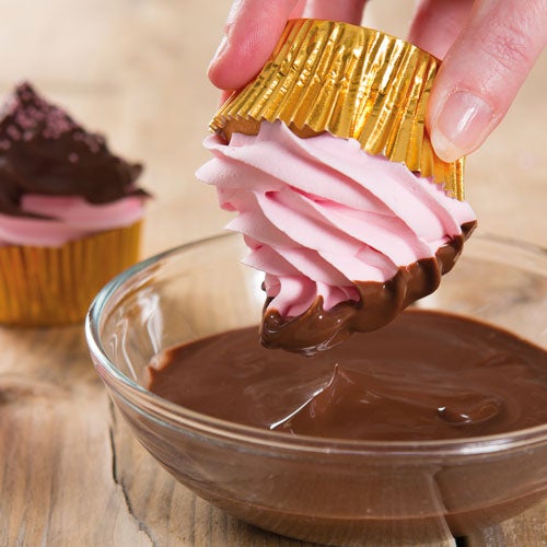 Chocolate dip cupcakes
