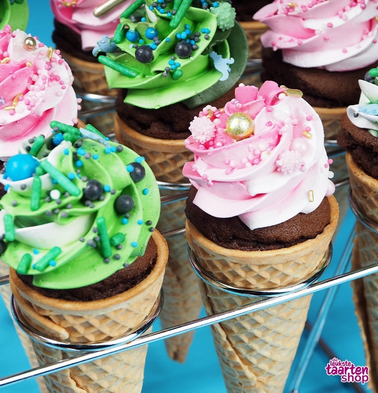 Dino & Glamour Ice Cream Cone Cakes