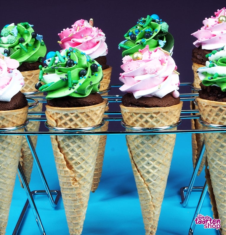 Dino & Glamour Ice Cream Cone Cakes