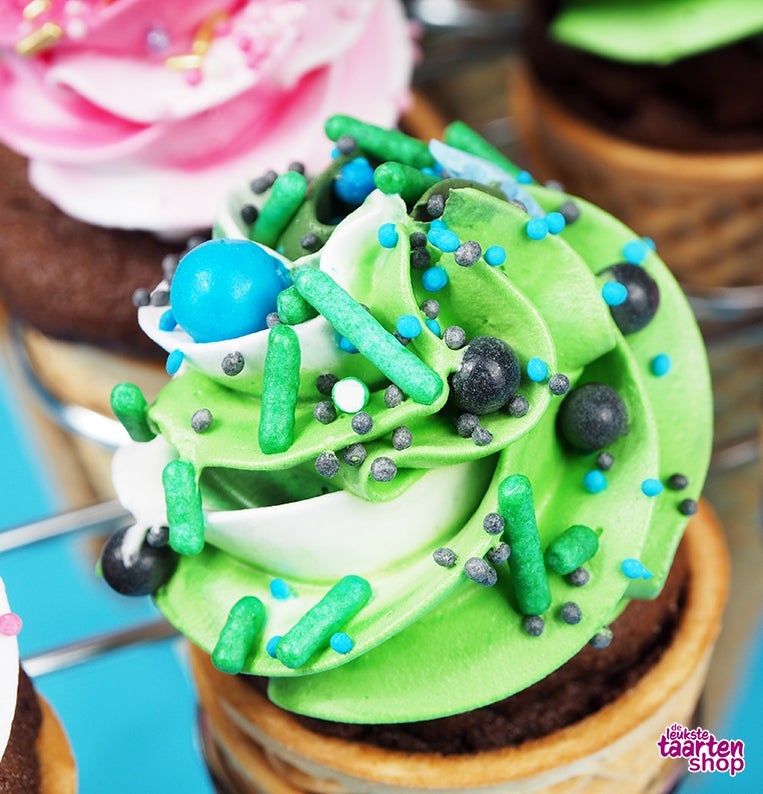 Dino & Glamour Ice Cream Cone Cakes