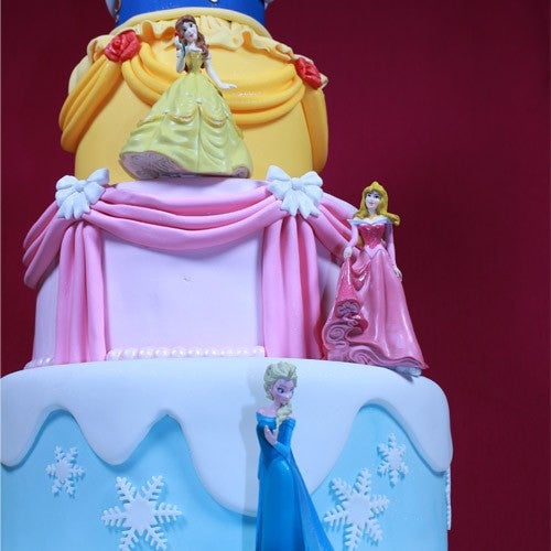 Disney princesses cake