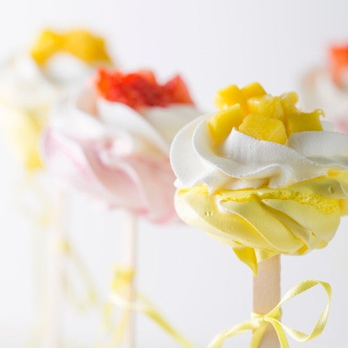 Meringue pops