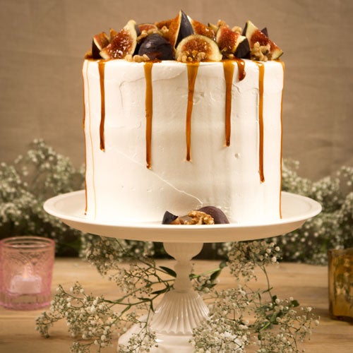 Delicious fig cake with walnuts