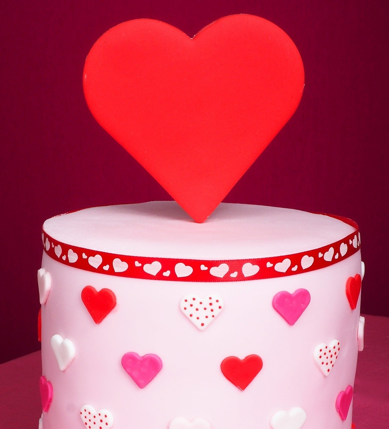 'With lots of love' cake
