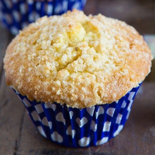 Rabarber muffins with cinnamon crumble