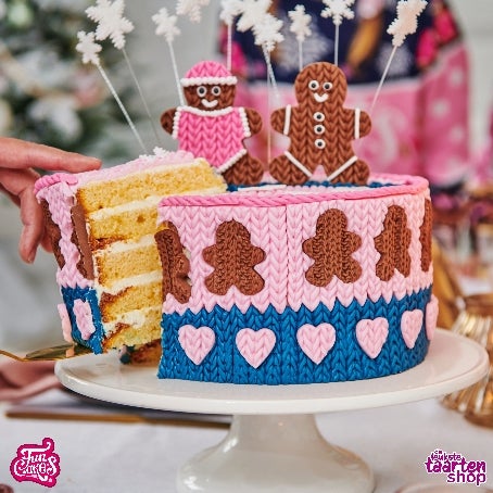 Knitted Christmas Sweater Cake
