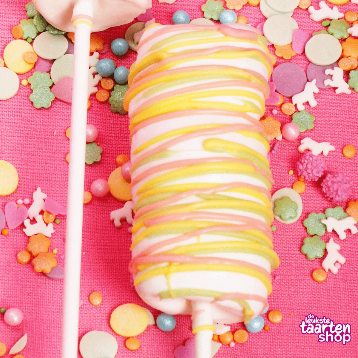 Unicorn Marshmallow Lollipops