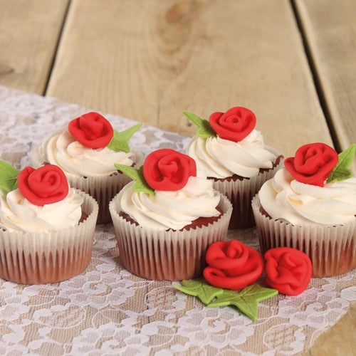 Red velvet cupcakes with roses