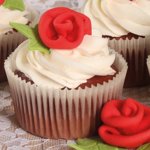 Red velvet cupcakes with roses