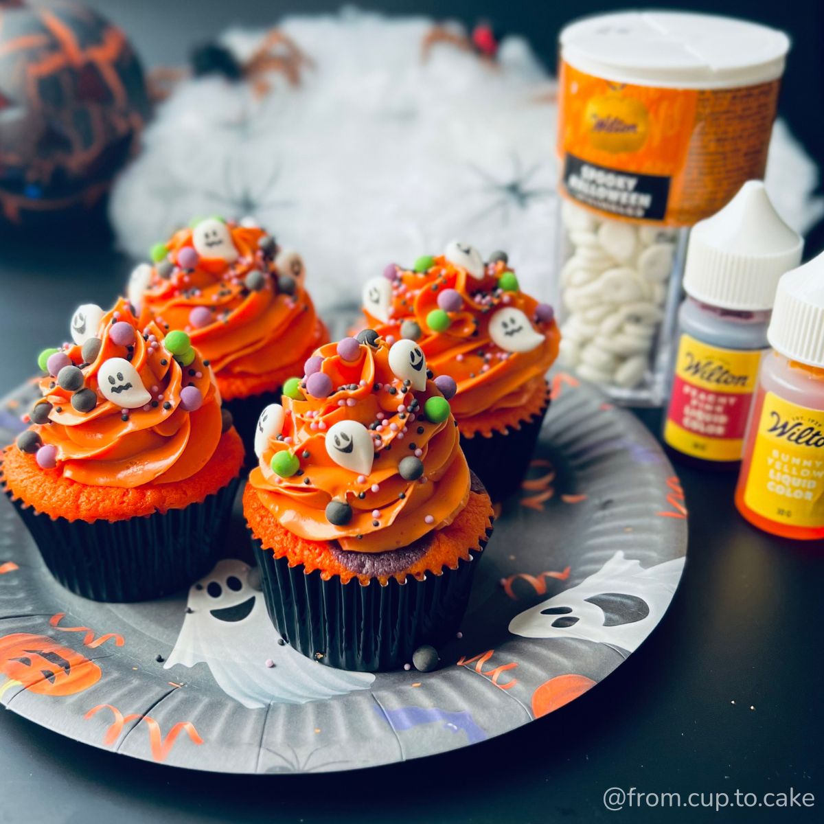 Ghostly Halloween cupcakes