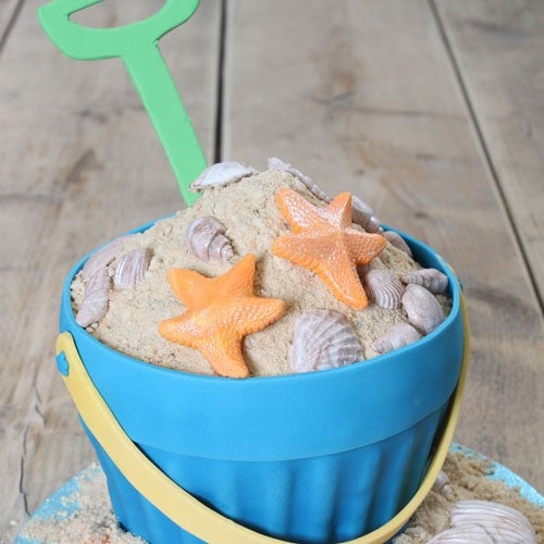 Summer beach bucket cake