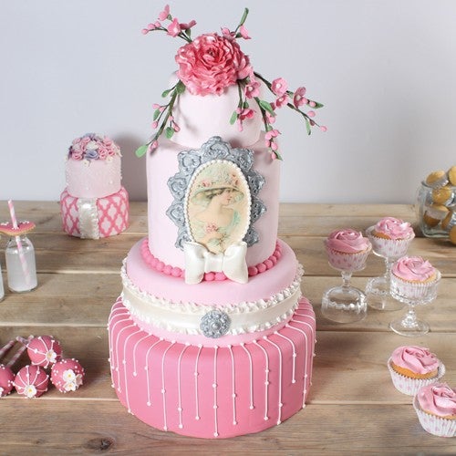 Sweet Table Cake