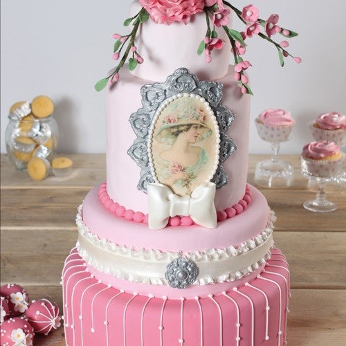 Sweet Table Cake