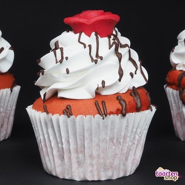 Recept Red velvet cupcakes met witte chocolade crème