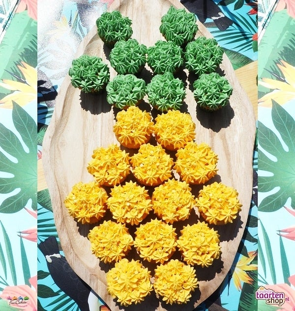 Pineapple cupcakes