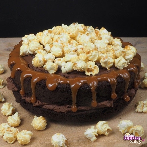 Chocolate cake with ganache and caramel paste