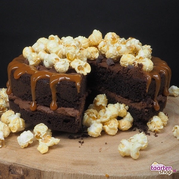 Chocolate cake with ganache and caramel paste
