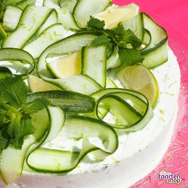 Gin Tonic ice cream cake