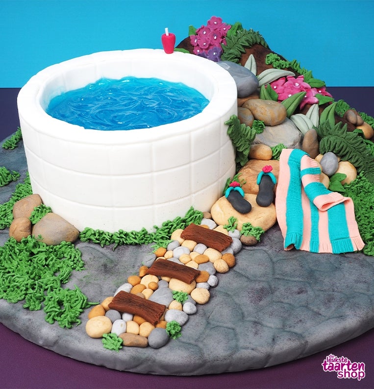 Swimming Pool Cake