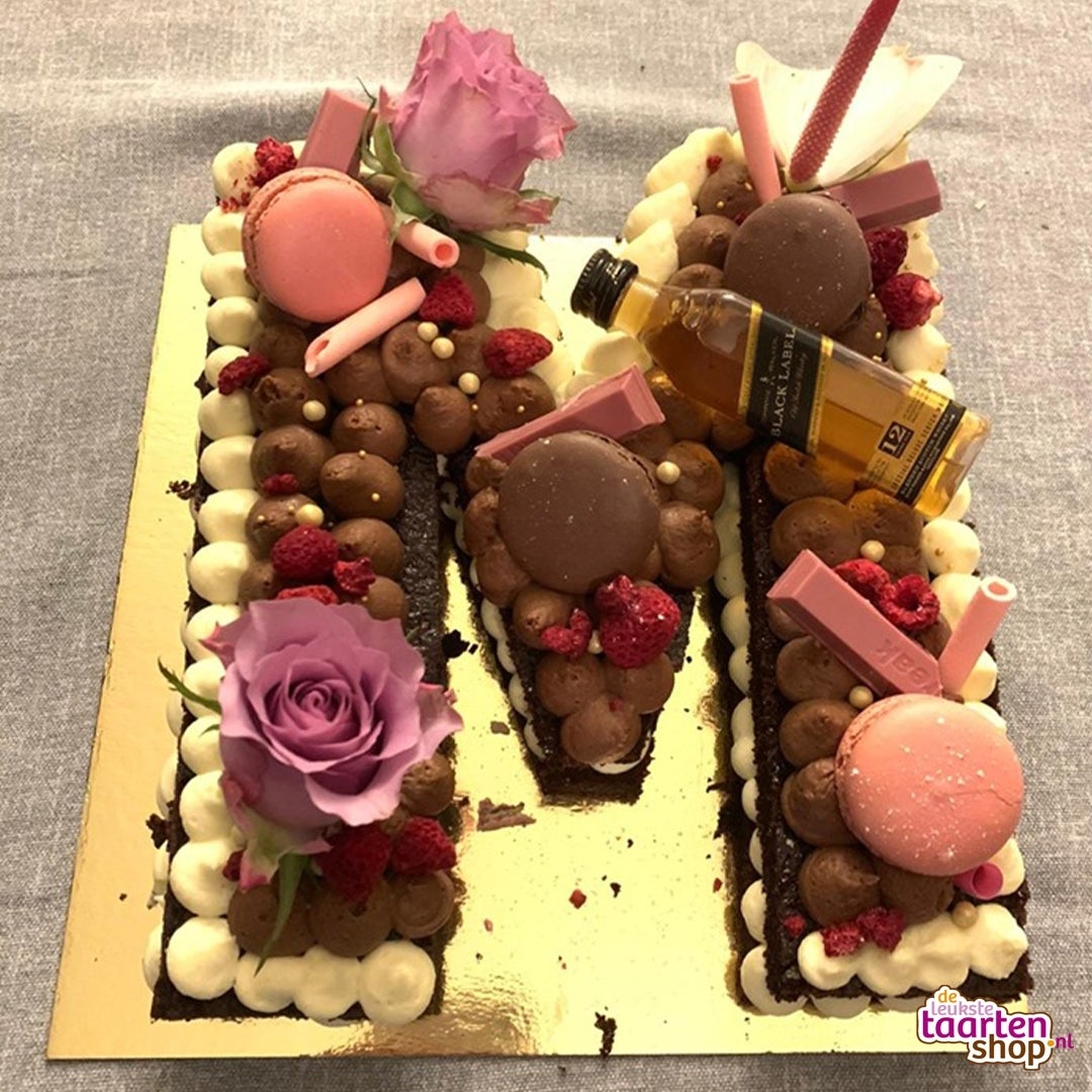 Chocolate cookie cake by Nikki Triantafyllou