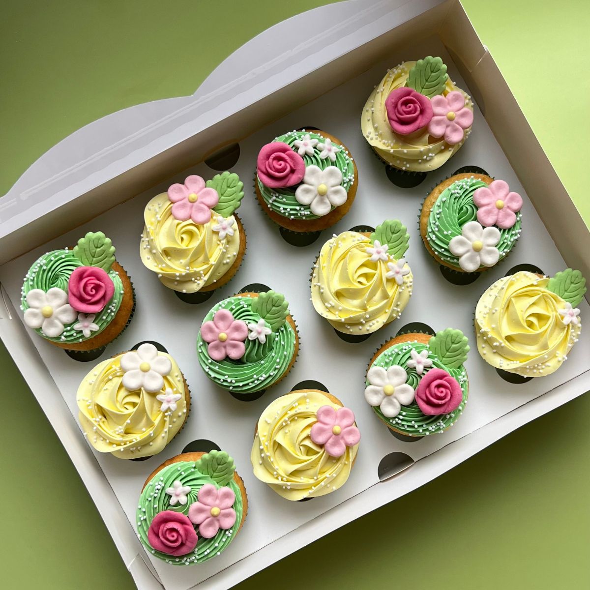 FunCakes Sugar Paste Decorations Leaves set/12