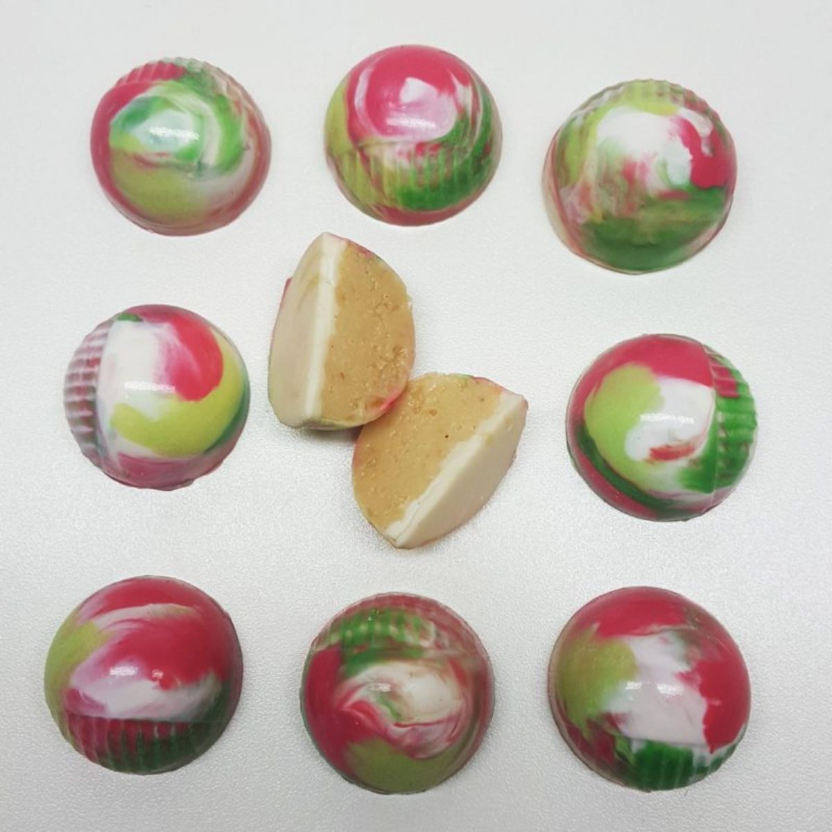 BWB Chocolate Mould 3-part - Round Bonbon Detailed