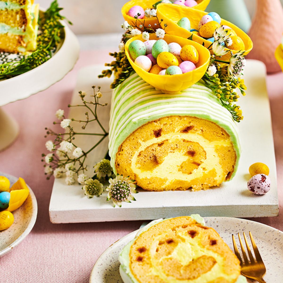 Cake Star Mould Cracked Half Egg Large set/2