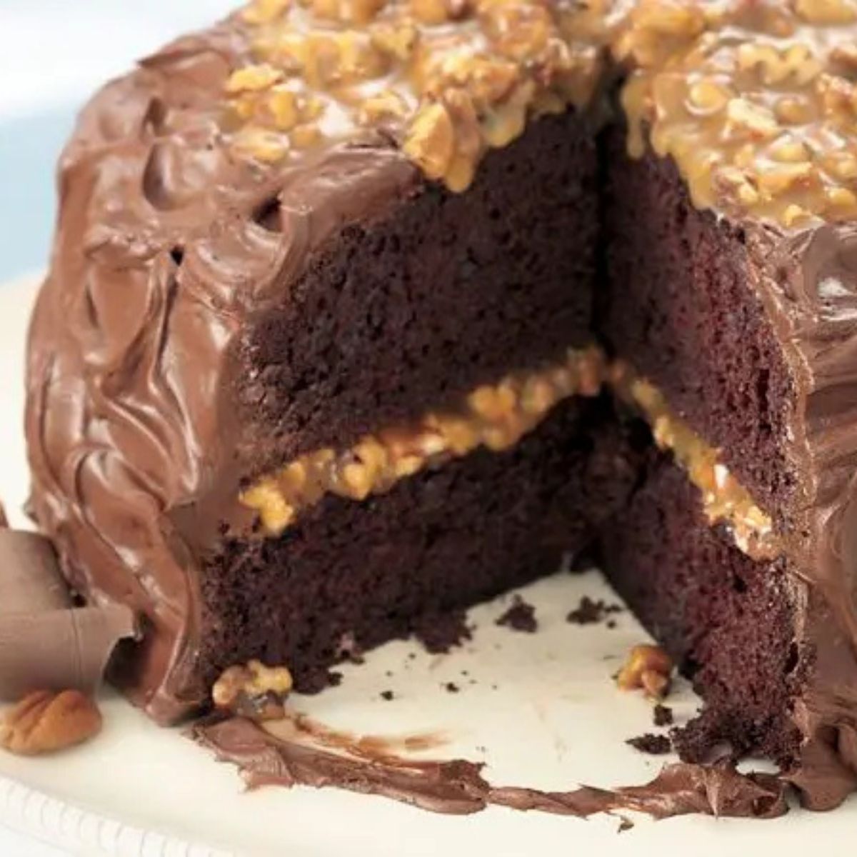 Gooey Chocolate Cake with Caramel and Pecans