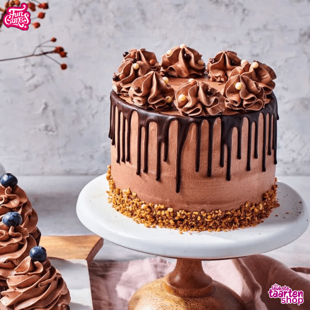 Chocolate Enchanted Cream drip cake