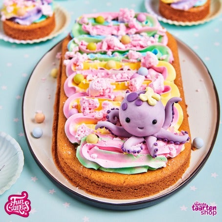 Kawaii Rainbow Cake