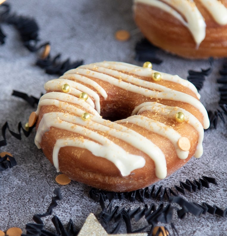 New Year's Eve Clock Cake & Donuts