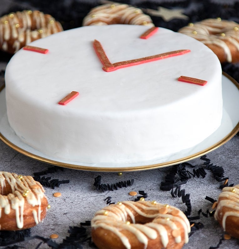 New Year's Eve Clock Cake & Donuts