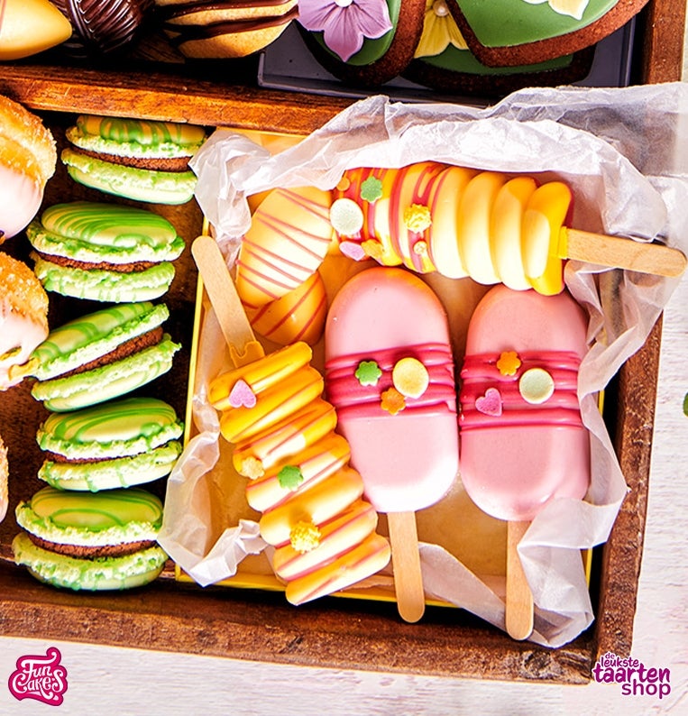 Red Velvet Cakesicles