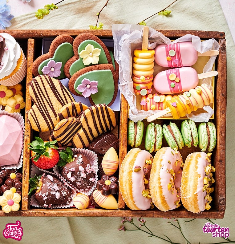 Red Velvet Cakesicles